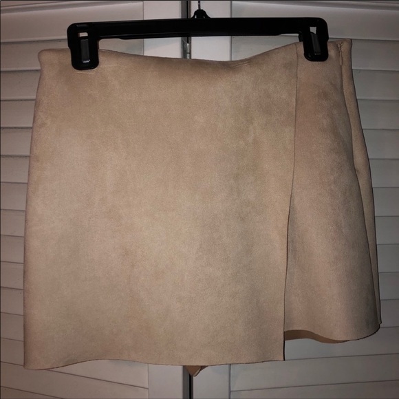 Zara Suede Skort - Picture 2 of 3